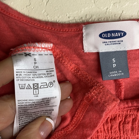 🔴5/$25🔴Old Navy spring top - Picture 3 of 3